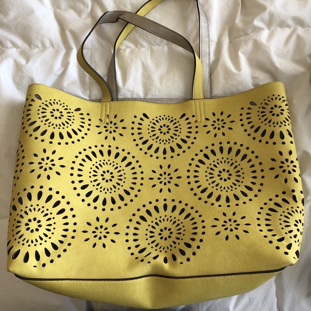 Large reversible yellow and silver tote